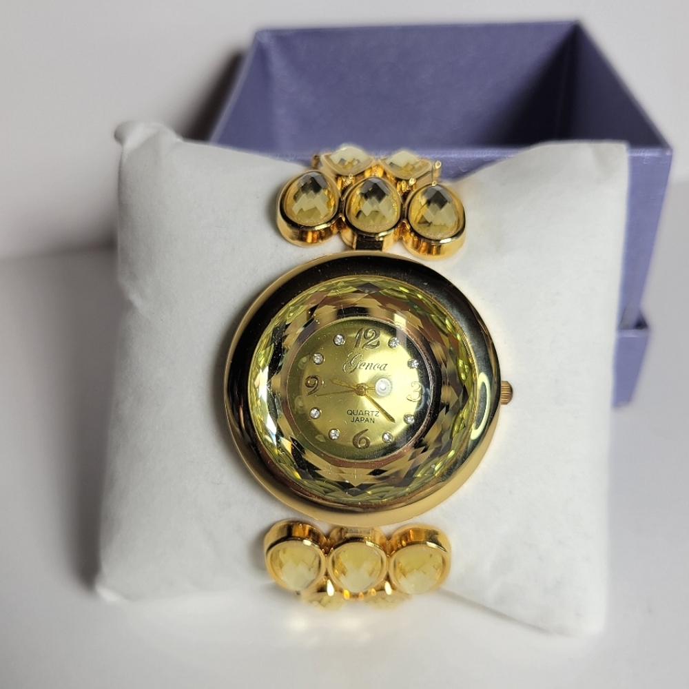 Vintage 18k gold plated Genoa round faceted watch with gems